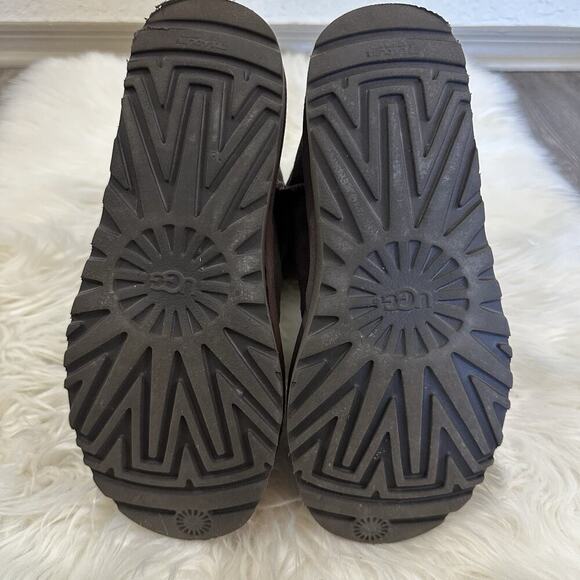 UGG Womens Constantine Boots Size 7 Gray Lace Up Detail Fur Lined - Picture 5 of 9